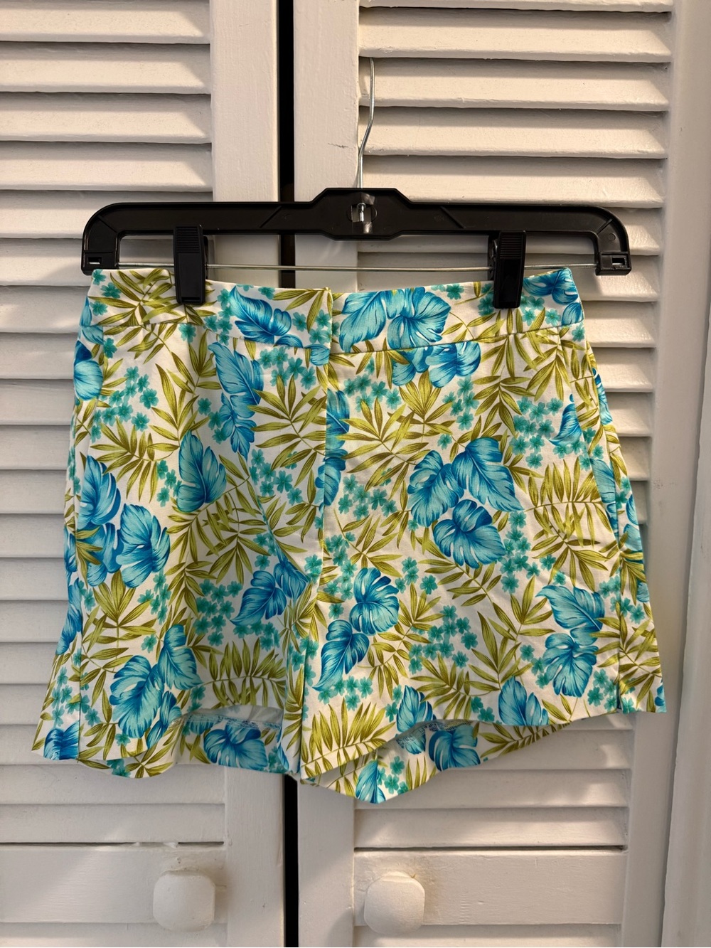 Cache Y2K Blue & Green Floral Printed Shorts